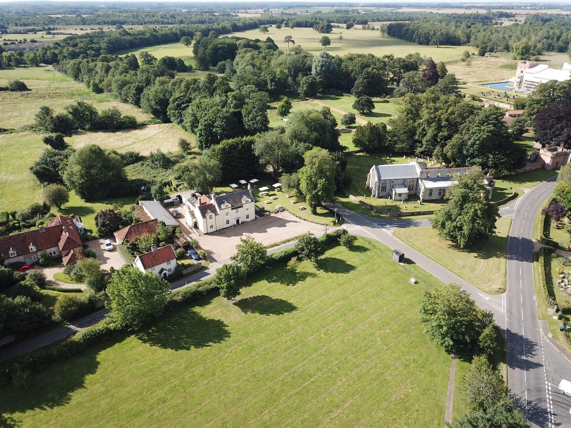 מלון Oxborough The Bedingfeld Arms מראה חיצוני תמונה